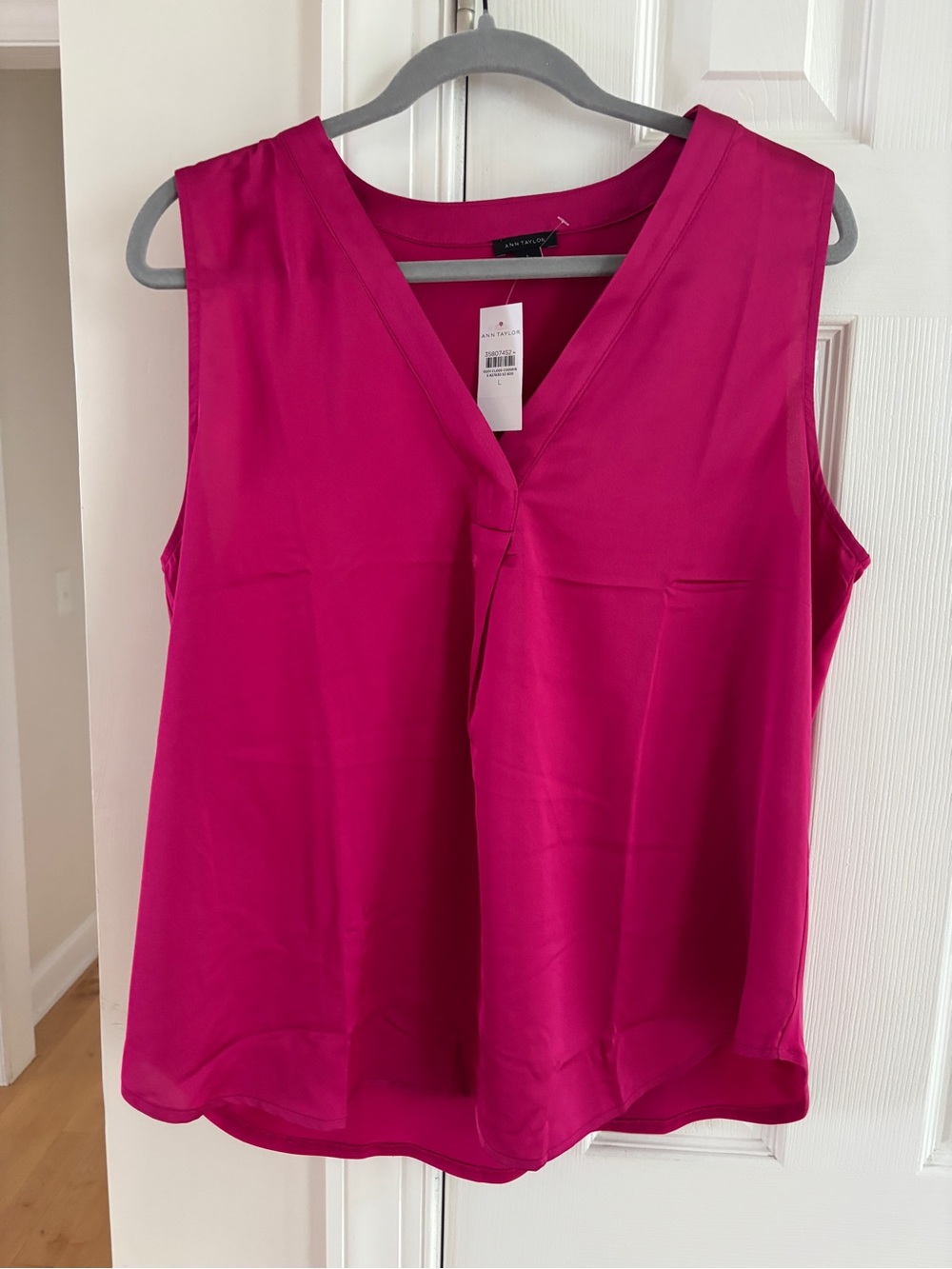 Ann Taylor Pink Sleeveless V-Neck Women's Top NWT Size L
